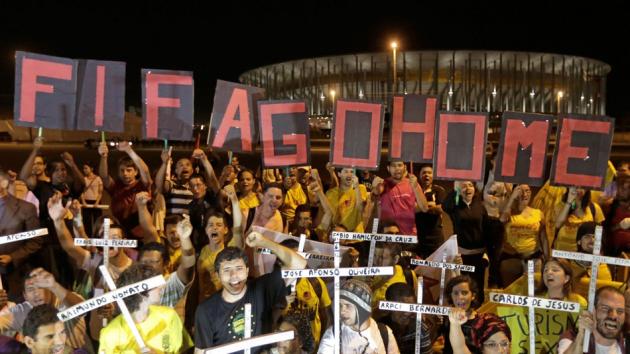 〈サッカーW杯〉ヤバすぎるブラジルの治安 「おとなしく金品を差し出すしかない」 各国メディアが警告 
